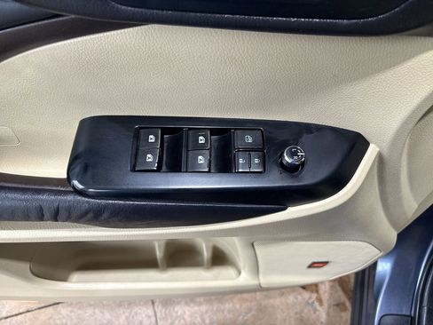 Used 2015 Toyota Highlander Limited Platinum AWD/4WD image 13