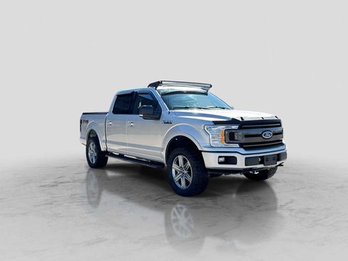 Used 2018 Ford F150 XLT w/ Equipment Group 302A Luxury AWD/4WD image 8