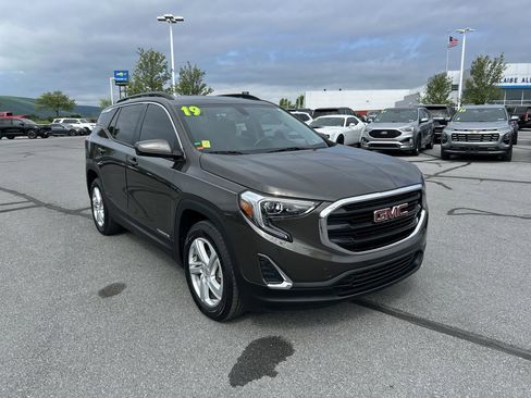 Used 2019 GMC Terrain SLE w/ Driver Convenience Package AWD/4WD image 1