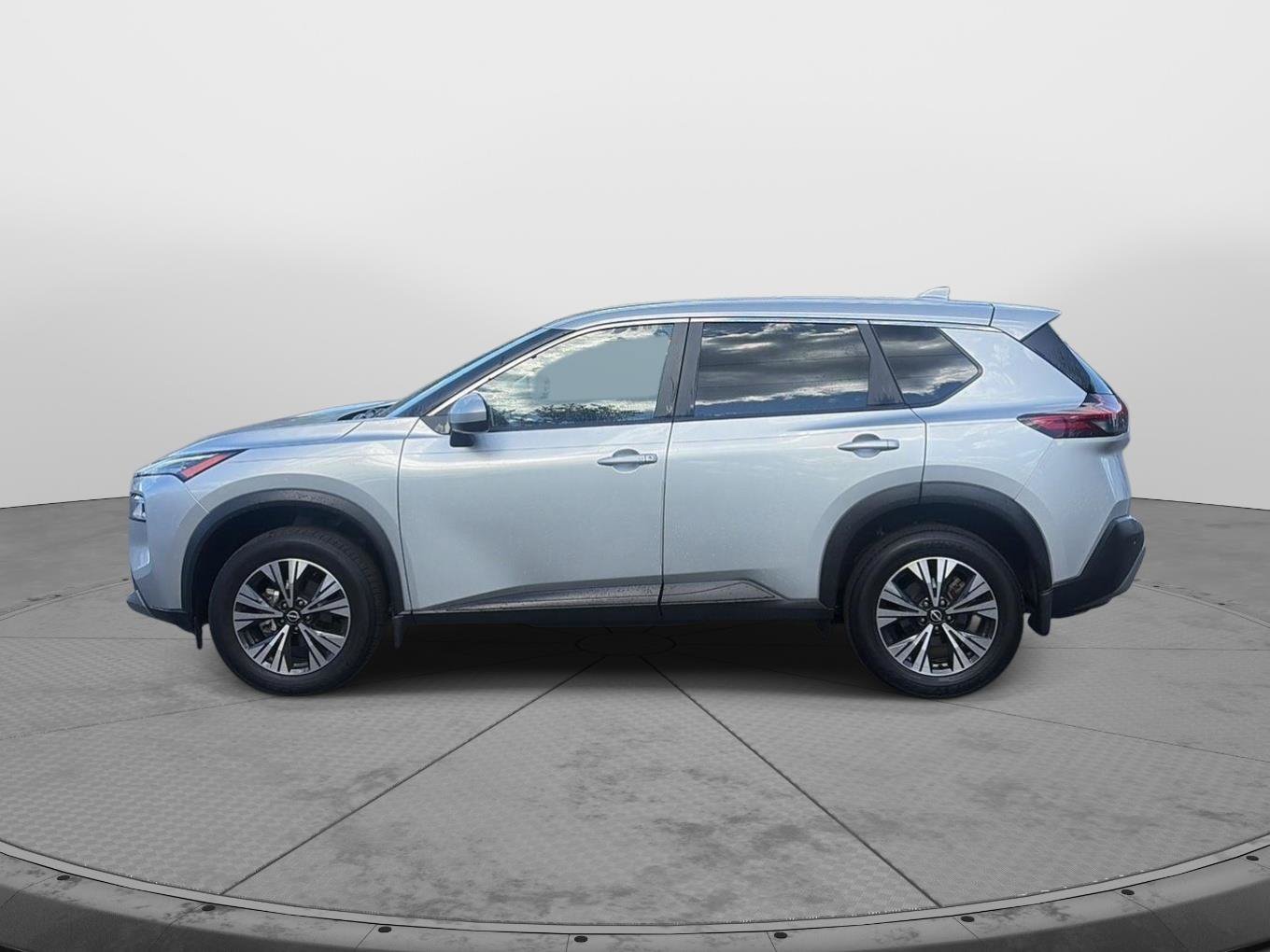 Used 2023 Nissan Rogue SV AWD/4WD image 4