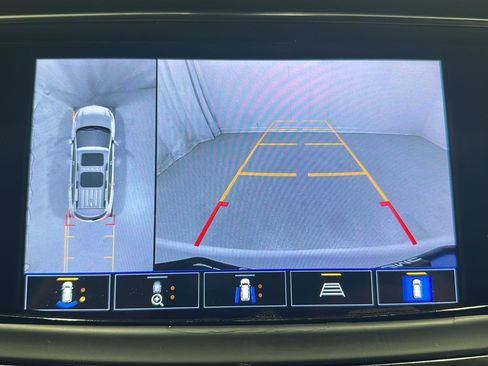 Used 2022 Buick Enclave Premium AWD/4WD image 13