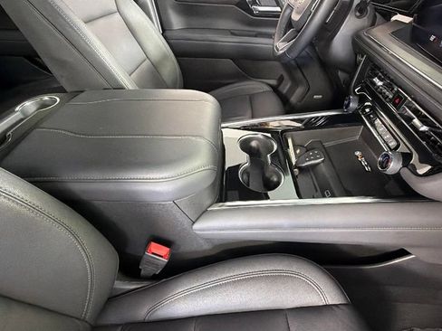 Certified 2025 Chevrolet Suburban LT w/ Comfort Package RWD image 38