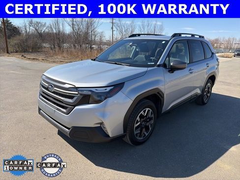 Used 2025 Subaru Forester Premium image 7