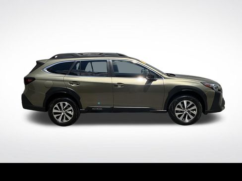 Used 2025 Subaru Outback Premium w/ Popular Package #1A AWD/4WD image 21