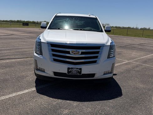 Used 2019 Cadillac Escalade ESV Luxury AWD/4WD image 15