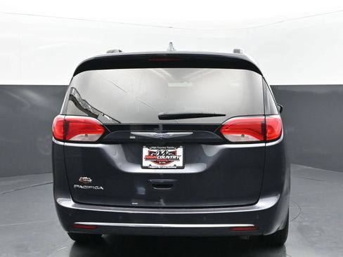 Used 2019 Chrysler Pacifica Touring-L Plus w/ Advanced Safetytec Group FWD image 5