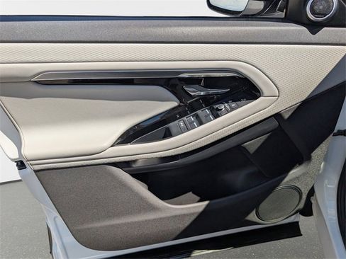 Used 2022 Land Rover Range Rover Evoque R-Dynamic S image 7