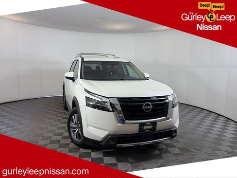 Certified 2023 Nissan Pathfinder SL w/ Lighting Package (N92) image 1