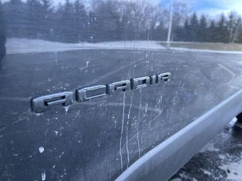 Used 2023 GMC Acadia SLE image 33