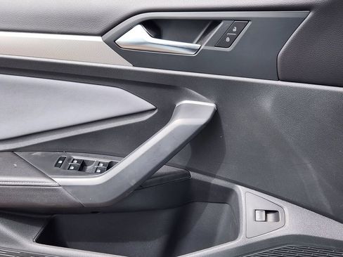 New 2026 Volkswagen Jetta SE FWD image 13