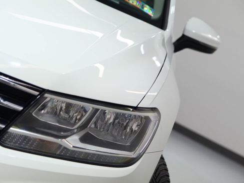 Used 2021 Volkswagen Tiguan SE w/ Panoramic Sunroof Package AWD/4WD image 9