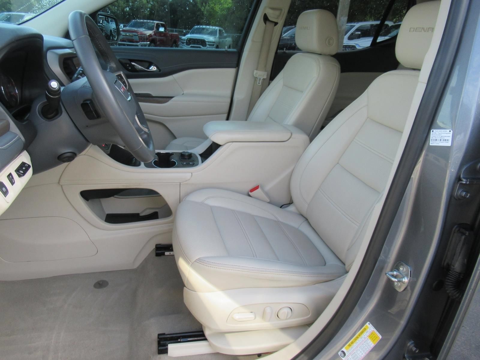 Used 2021 GMC Acadia Denali w/ Denali Technology Package FWD image 19