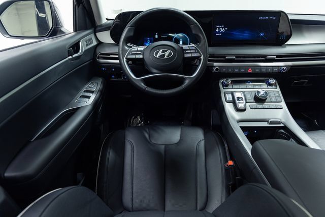 Used 2025 Hyundai Palisade SEL FWD image 3