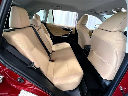 Used 2022 Toyota RAV4 LE FWD image 20