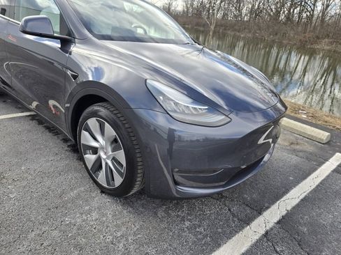 Used 2021 Tesla Model Y Long Range image 14