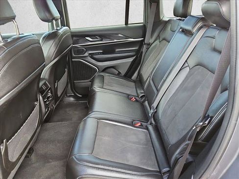 Used 2022 Jeep Grand Cherokee Trailhawk AWD/4WD image 17