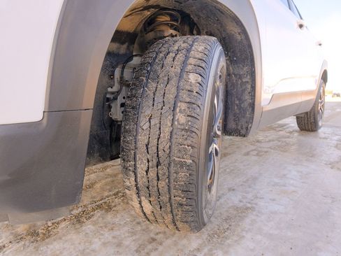 Used 2025 Chevrolet TrailBlazer LT image 38