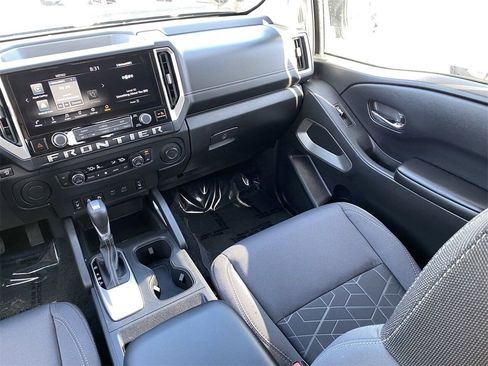 New 2025 Nissan Frontier SV w/ SV Convenience Package image 18