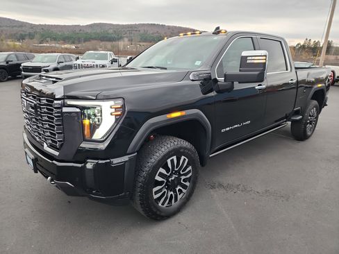 Certified 2024 GMC Sierra 2500 Denali Ultimate image 4