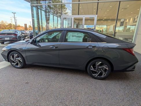 New 2026 Hyundai Elantra Limited image 2