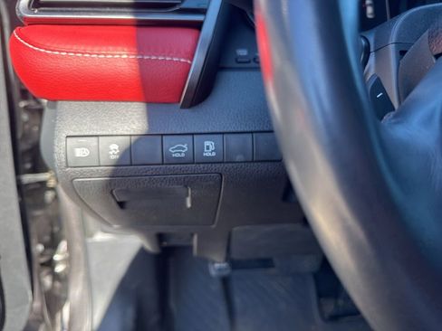 Used 2023 Toyota Camry SE image 8