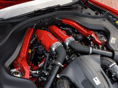 Used 2025 Ferrari Roma Spider RWD image 11