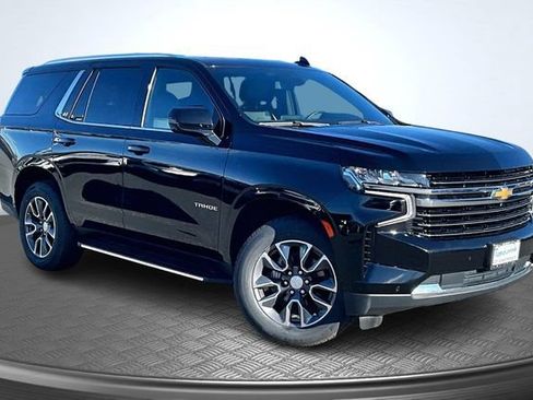 Used 2022 Chevrolet Tahoe LT w/ LT Signature Plus Package AWD/4WD image 3