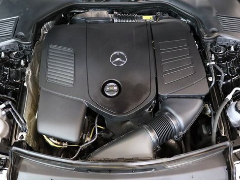 Used 2025 Mercedes-Benz C 300 4MATIC Sedan image 28
