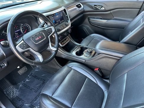 Used 2023 GMC Acadia SLT image 9