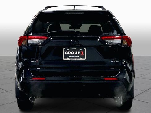 New 2025 Toyota RAV4 SE image 4