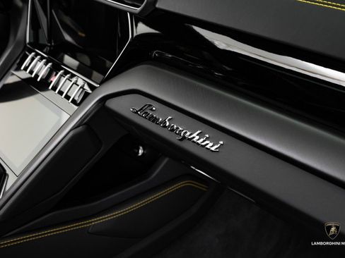 Used 2024 Lamborghini Urus S image 47