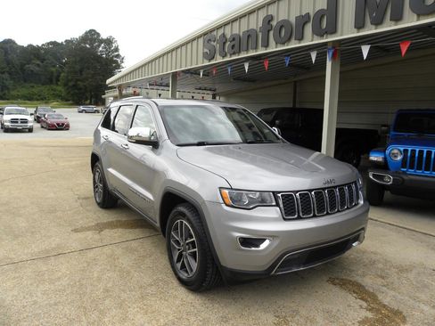 Used 2019 Jeep Grand Cherokee Limited RWD image 2