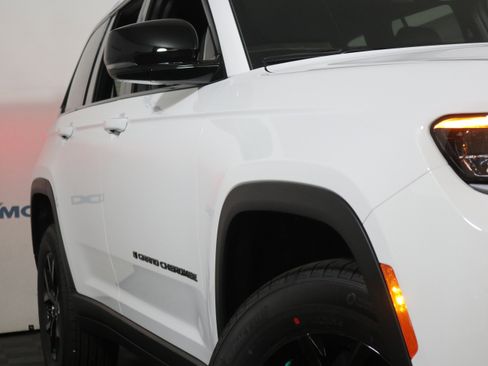 New 2026 Jeep Grand Cherokee Altitude AWD/4WD image 3