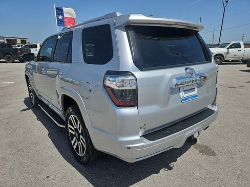 Used 2022 Toyota 4Runner Limited AWD/4WD image 5
