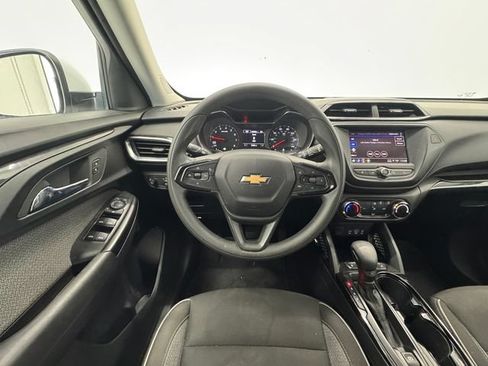 Used 2023 Chevrolet TrailBlazer LT FWD image 23