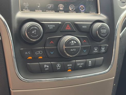 Used 2017 Jeep Grand Cherokee Limited AWD/4WD image 25