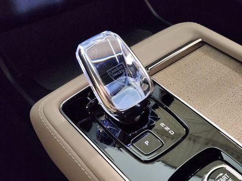 New 2026 Volvo XC90 B6 Plus w/ Protection Package Premier image 20