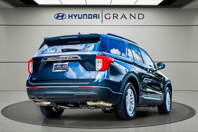 Used 2024 Ford Explorer XLT RWD image 6