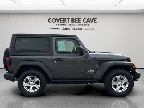 Used 2019 Jeep Wrangler Sport S image 11