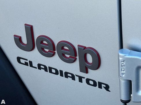 Used 2022 Jeep Gladiator Rubicon w/ LED Lighting Group image 9