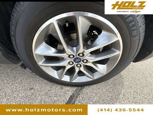 Used 2018 Ford Edge Titanium w/ Equipment Group 301A AWD/4WD image 34