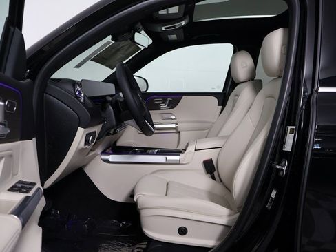 New 2026 Mercedes-Benz GLB 250 4MATIC image 5