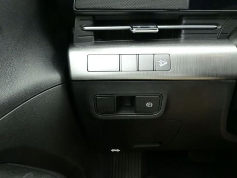 Used 2025 Hyundai Kona SEL FWD image 18