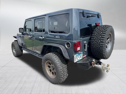 Used 2016 Jeep Wrangler Unlimited Rubicon w/ Connectivity Group AWD/4WD image 3