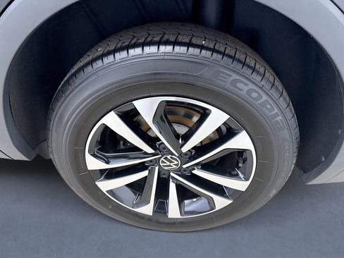 Used 2022 Volkswagen Tiguan S image 20