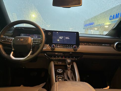 Used 2024 Chevrolet Colorado ZR2 w/ ZR2 Convenience Package III image 15