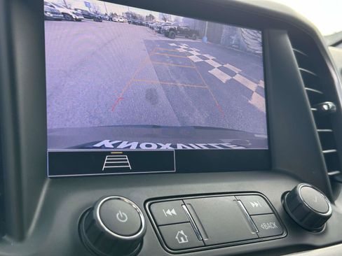 Used 2023 GMC Acadia SLE w/ Driver Convenience Package image 28