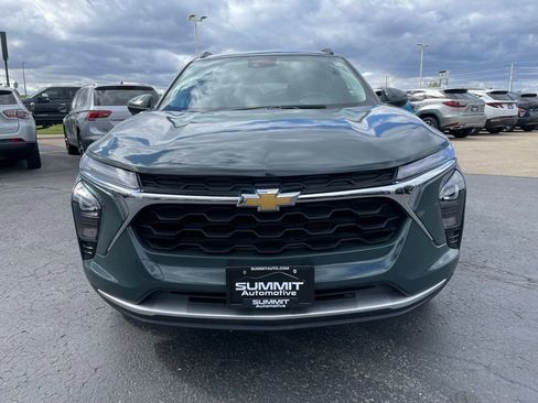 Used 2025 Chevrolet Trax LT FWD image 23