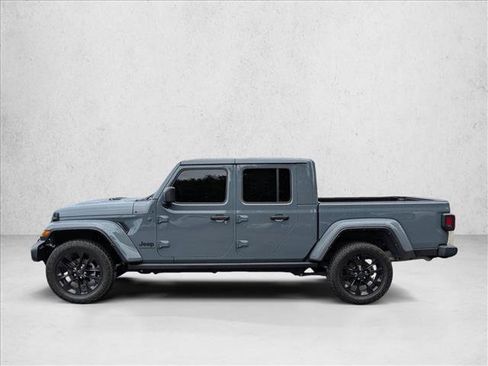 Used 2024 Jeep Gladiator Sport AWD/4WD image 9
