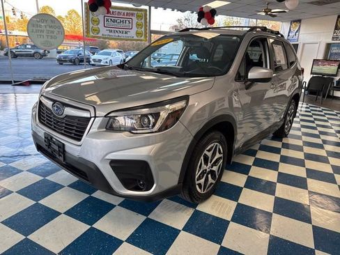 Used 2019 Subaru Forester Premium image 3